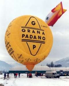 G-BRZU hot air balloon. Photograph by slowfly.it