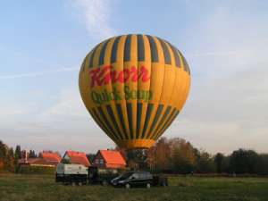 G-BSUN hot air balloon. Photograph by Kevin Boon
