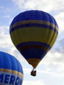 G-BTOZ hot air balloon. Photograph by Mark Stelling