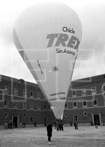 G-BTXP hot air balloon. Photograph by EFE Servicos