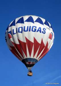 G-BXEN hot air balloon, added to the archive 27 August 2026. Photograph by Trev Read