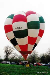 G-BXGY hot air balloon, added to the archive 27 August 2026. Photograph by Mike Clarke