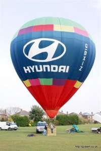 G-BXIZ hot air balloon, added to the archive 27 August 2026. Photograph by Richard Gahan
