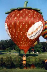 G-BXTF hot air balloon, added to the archive 27 August 2026. Photograph by Bill Teasdale