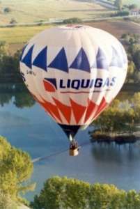 G-BYNJ hot air balloon, added to the archive 27 August 2026. Photograph by slowfly.it