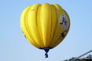 G-CEMW hot air balloon, added to the archive 27 August 2026. Photograph by Trevor Read