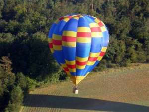 G-DAIV hot air balloon, added to the archive 27 August 2026. Photograph by Mark Stelling