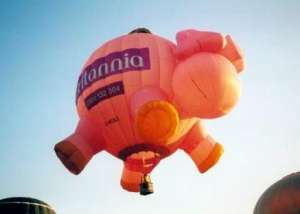 G-HOGS hot air balloon, added to the archive 27 August 2026. Photograph by Andrew Garrett