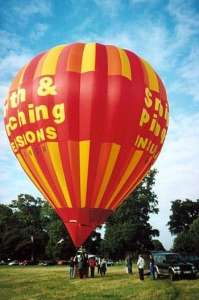 G-INSR hot air balloon, added to the archive 27 August 2026. Photograph by Andrew Garrett