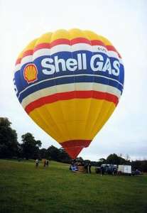 G-LPGI hot air balloon, added to the archive 27 August 2026. Photograph by Andrew Garrett