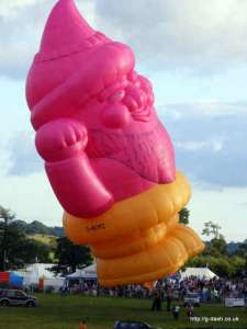 G-NOMZ hot air balloon, added to the archive 27 August 2026. Photograph by Paul Coman