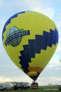 G-OBFE hot air balloon, added to the archive 27 August 2026. Photograph by Kevin Boon