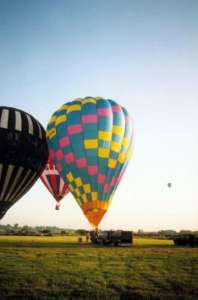 G-OMDD hot air balloon, added to the archive 27 August 2026. Photograph by Andrew Garrett