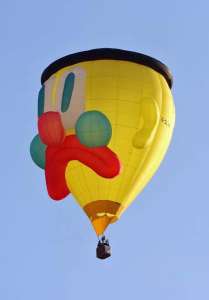 G-SLWN hot air balloon, added to the archive 27 August 2026. Photograph by Richard Tregear
