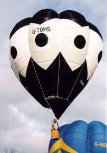 G-TOHS hot air balloon, added to the archive 27 August 2026. Photograph by Bill Teasdale